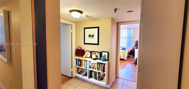 17890 W Dixie Hwy 515, North Miami Beach, FL 33160