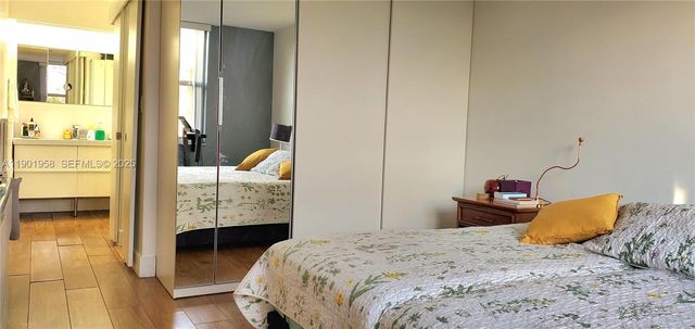 17890 W Dixie Hwy 515, North Miami Beach, FL 33160