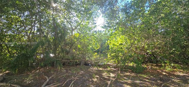 17890 W Dixie Hwy 515, North Miami Beach, FL 33160