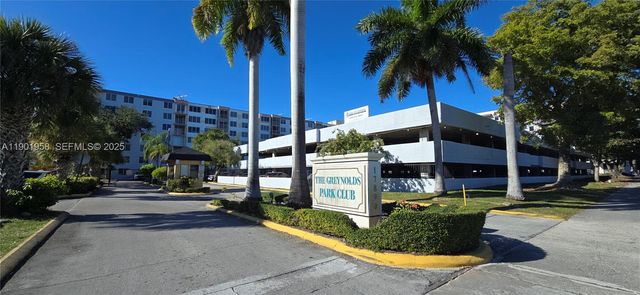 17890 W Dixie Hwy 515, North Miami Beach, FL 33160