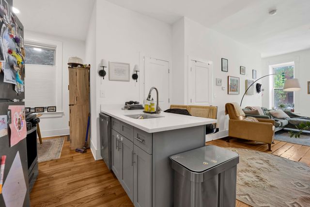 1140 N Winchester Avenue 1F, Chicago, IL 60622