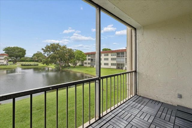 800 S Hollybrook Drive 205, Pembroke Pines, FL 33025