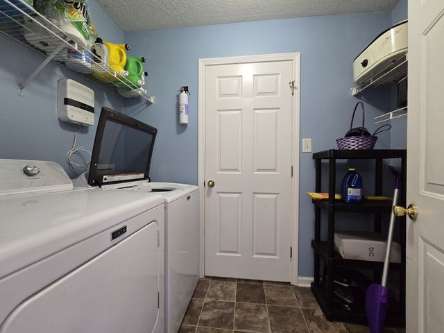 809 Stableford Rd, Oak Grove, KY 42262