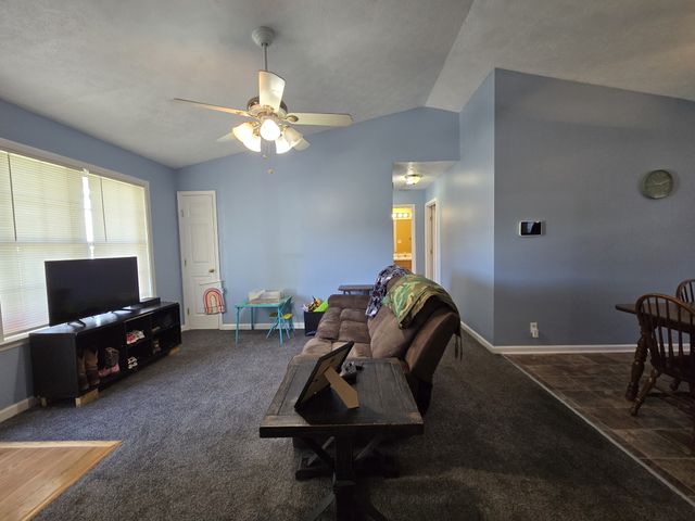 809 Stableford Rd, Oak Grove, KY 42262
