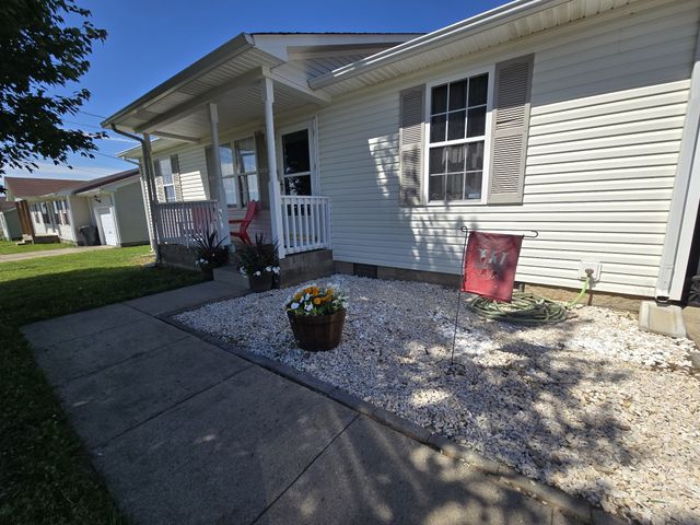 809 Stableford Rd, Oak Grove, KY 42262