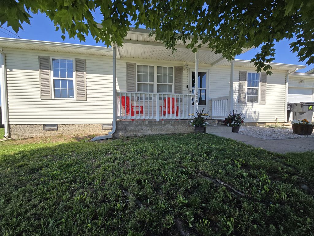 809 Stableford Rd, Oak Grove, KY 42262
