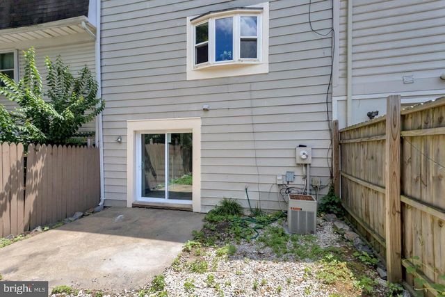 1132 JAMES MADISON CIR, Fredericksburg, VA 22405