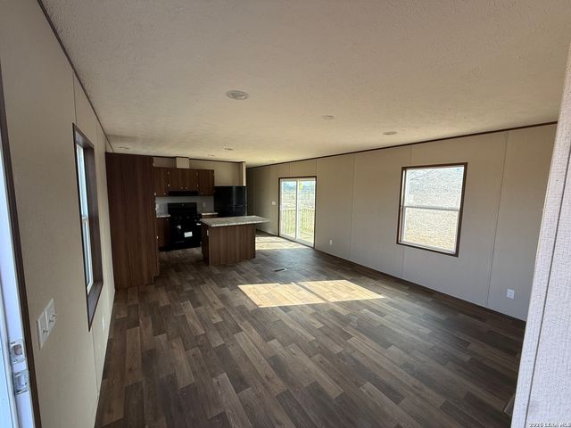 1390 Rendon, Poteet, TX 78065