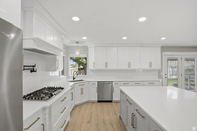 964 W CHESTERBROOK CV, Murray, UT 84123