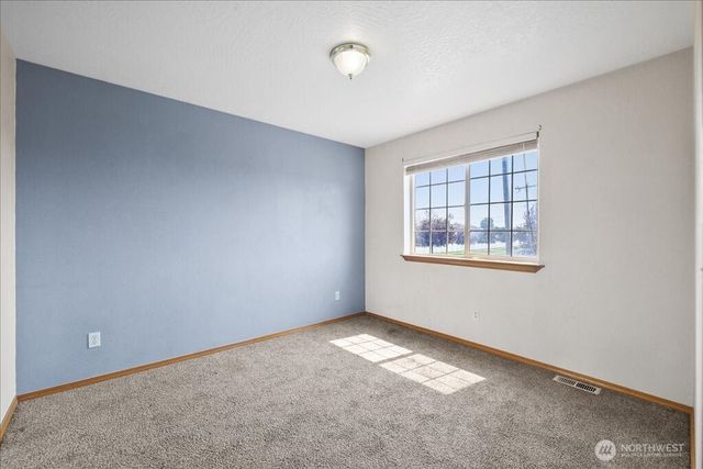 735 E Tara Lee Avenue, Medical Lake, WA 99022