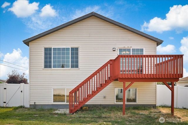 735 E Tara Lee Avenue, Medical Lake, WA 99022