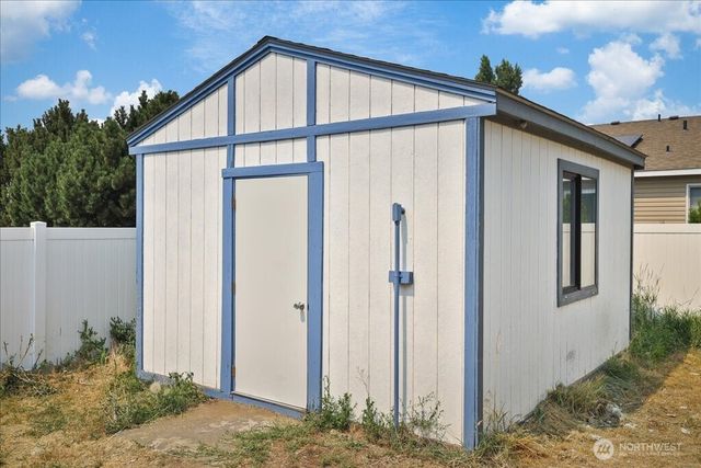 735 E Tara Lee Avenue, Medical Lake, WA 99022