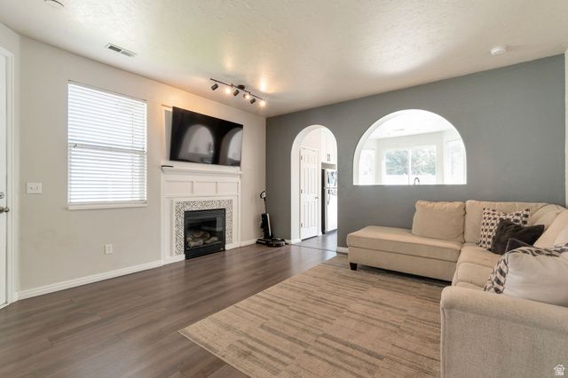 6607 S CEDAR HILL CT, West Jordan, UT 84084