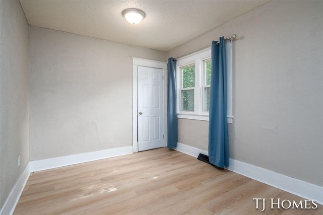 926 Emerson Avenue, Muskegon, MI 49442