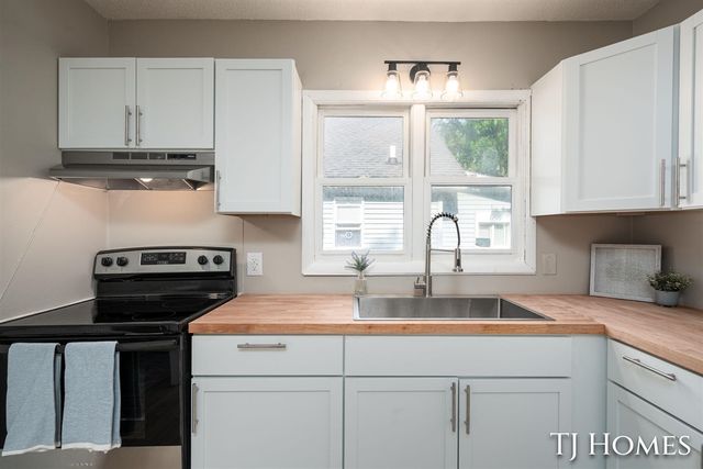 926 Emerson Avenue, Muskegon, MI 49442
