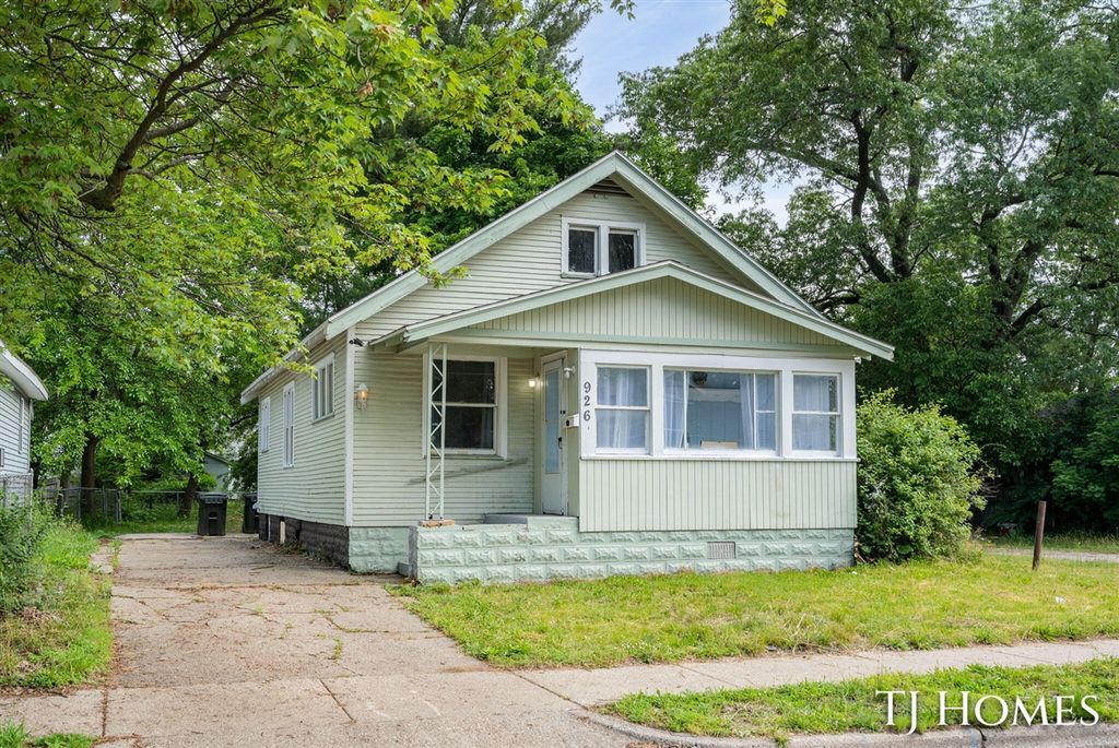 926 Emerson Avenue, Muskegon, MI 49442