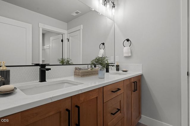 60840 SE Epic Place, Bend, OR 97702
