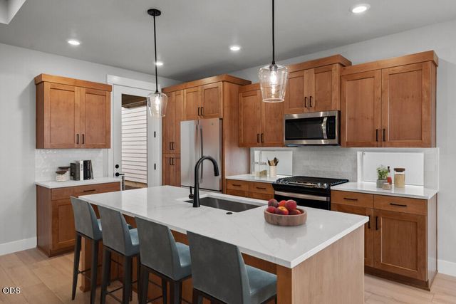 60840 SE Epic Place, Bend, OR 97702