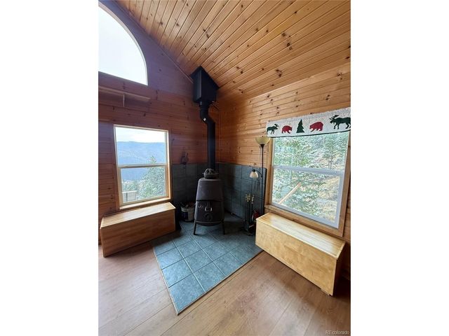 1049 Spencer Mountain Rd, Bellvue, CO 80512