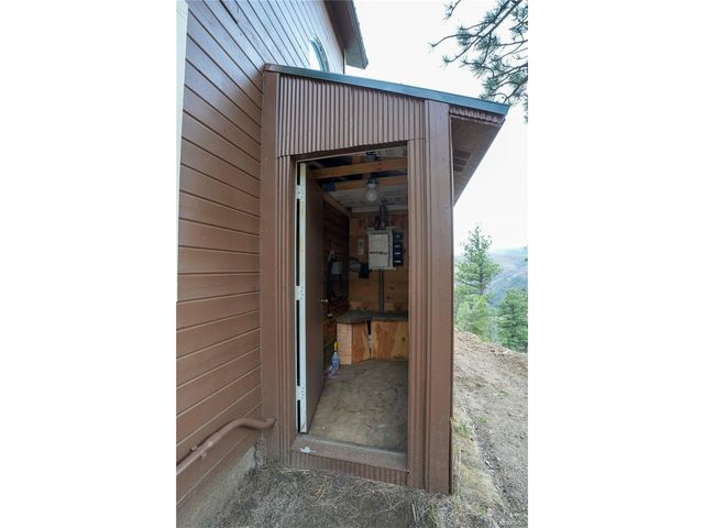 1049 Spencer Mountain Rd, Bellvue, CO 80512