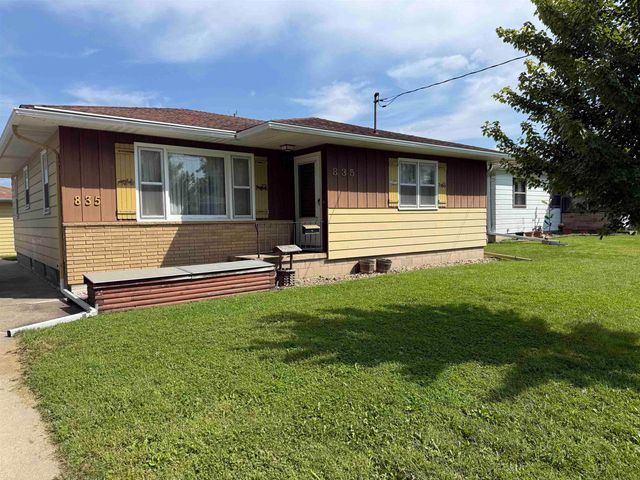 835 Dena St., Waterloo, IA 50702