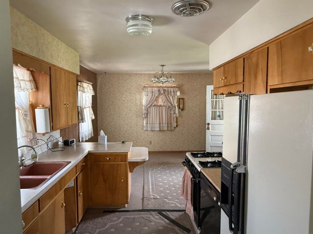 835 Dena St., Waterloo, IA 50702