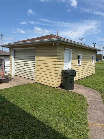 835 Dena St., Waterloo, IA 50702