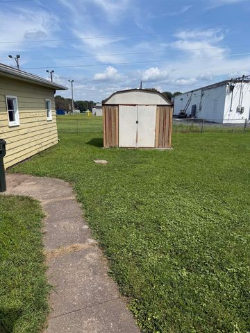 835 Dena St., Waterloo, IA 50702