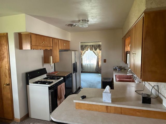 835 Dena St., Waterloo, IA 50702