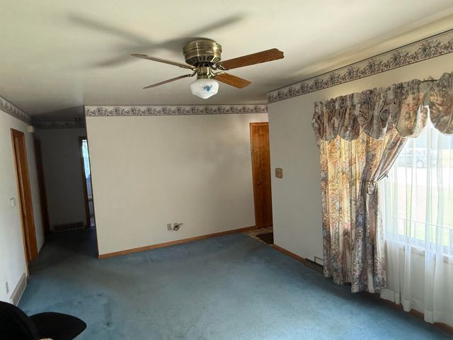 835 Dena St., Waterloo, IA 50702