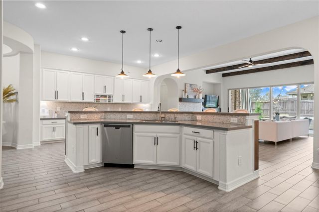 5827 Majestic Harbor Lane, Houston, TX 77365