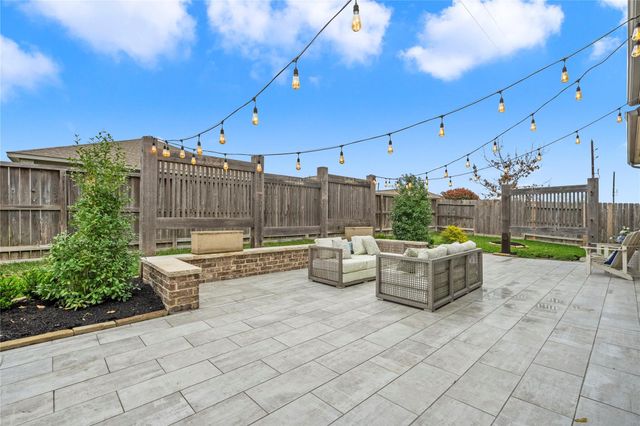 5827 Majestic Harbor Lane, Houston, TX 77365