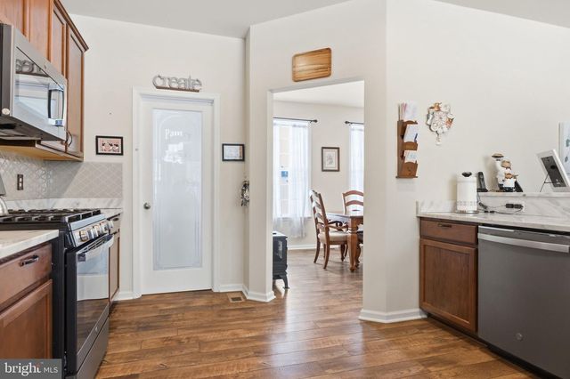 213 CHESTERFIELD DR, Falling Waters, WV 25419