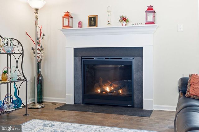 213 CHESTERFIELD DR, Falling Waters, WV 25419