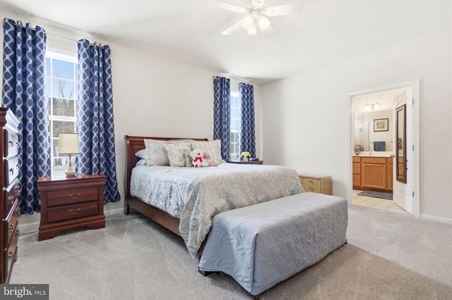 213 CHESTERFIELD DR, Falling Waters, WV 25419