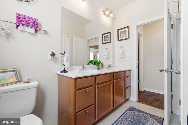 213 CHESTERFIELD DR, Falling Waters, WV 25419