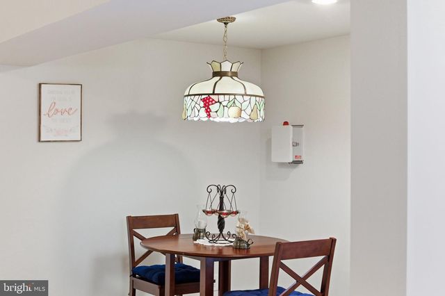 213 CHESTERFIELD DR, Falling Waters, WV 25419