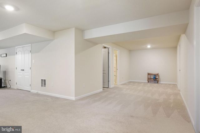 213 CHESTERFIELD DR, Falling Waters, WV 25419