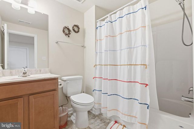 213 CHESTERFIELD DR, Falling Waters, WV 25419