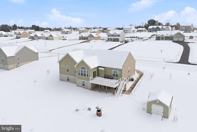 213 CHESTERFIELD DR, Falling Waters, WV 25419