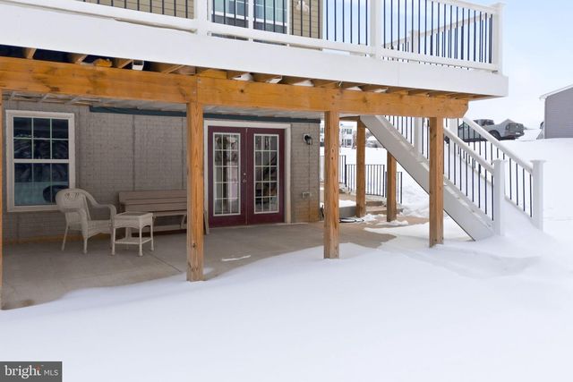 213 CHESTERFIELD DR, Falling Waters, WV 25419