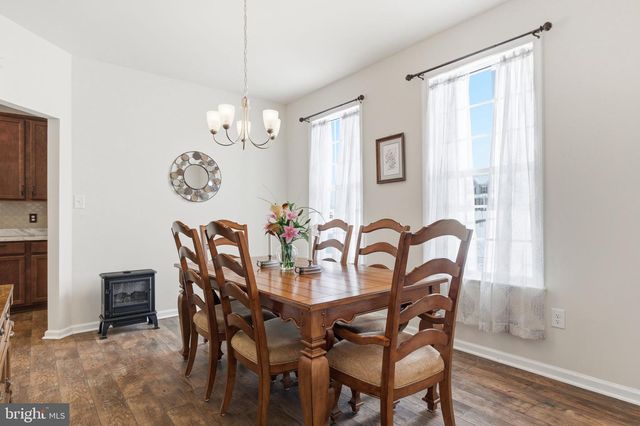 213 CHESTERFIELD DR, Falling Waters, WV 25419