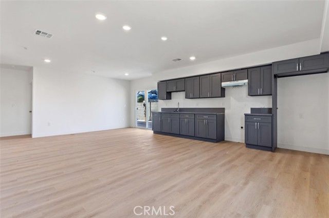 707 W 80th, Los Angeles, CA 90044