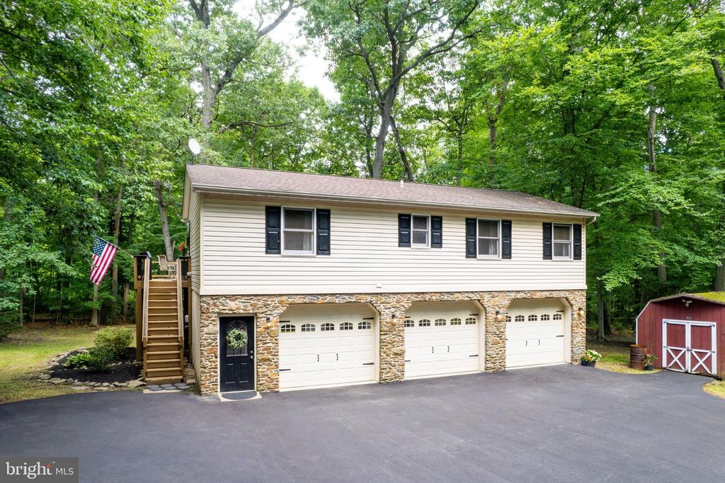 146 RAZOR STRAP RD, North East, MD 21901