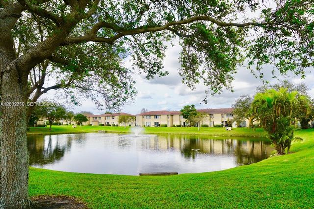 841 Twin Lakes Dr 30-A, Coral Springs, FL 33071