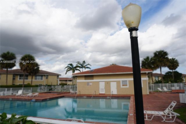 841 Twin Lakes Dr 30-A, Coral Springs, FL 33071