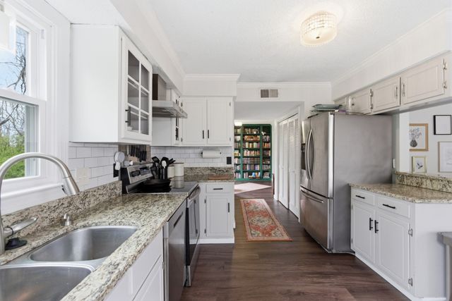 520 Fairhaven Ct, Nashville, TN 37211