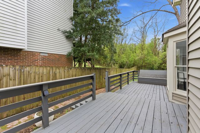 520 Fairhaven Ct, Nashville, TN 37211