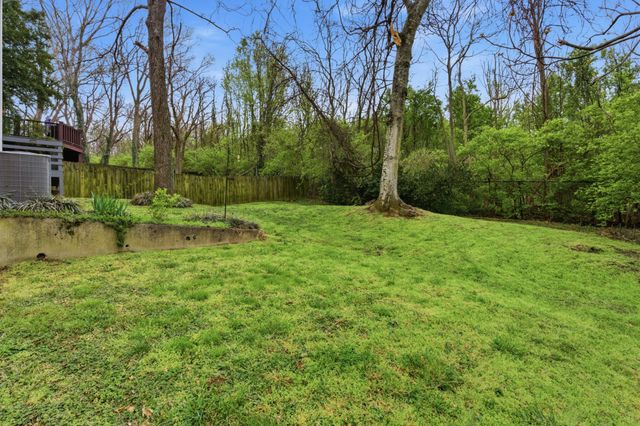 520 Fairhaven Ct, Nashville, TN 37211