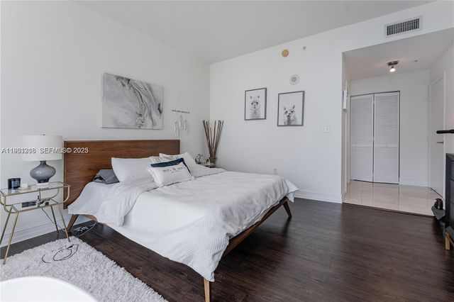 31 SE 5th St 3716, Miami, FL 33131